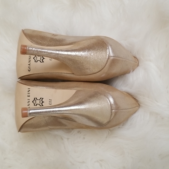 Gianni Bini Gold Metallic Open Toe Heels - Picture 3 of 9